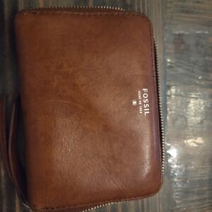 Fossil Men's Tan Leather Zip Wallet